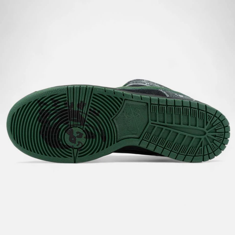 SB Dunk Low There Skateboards