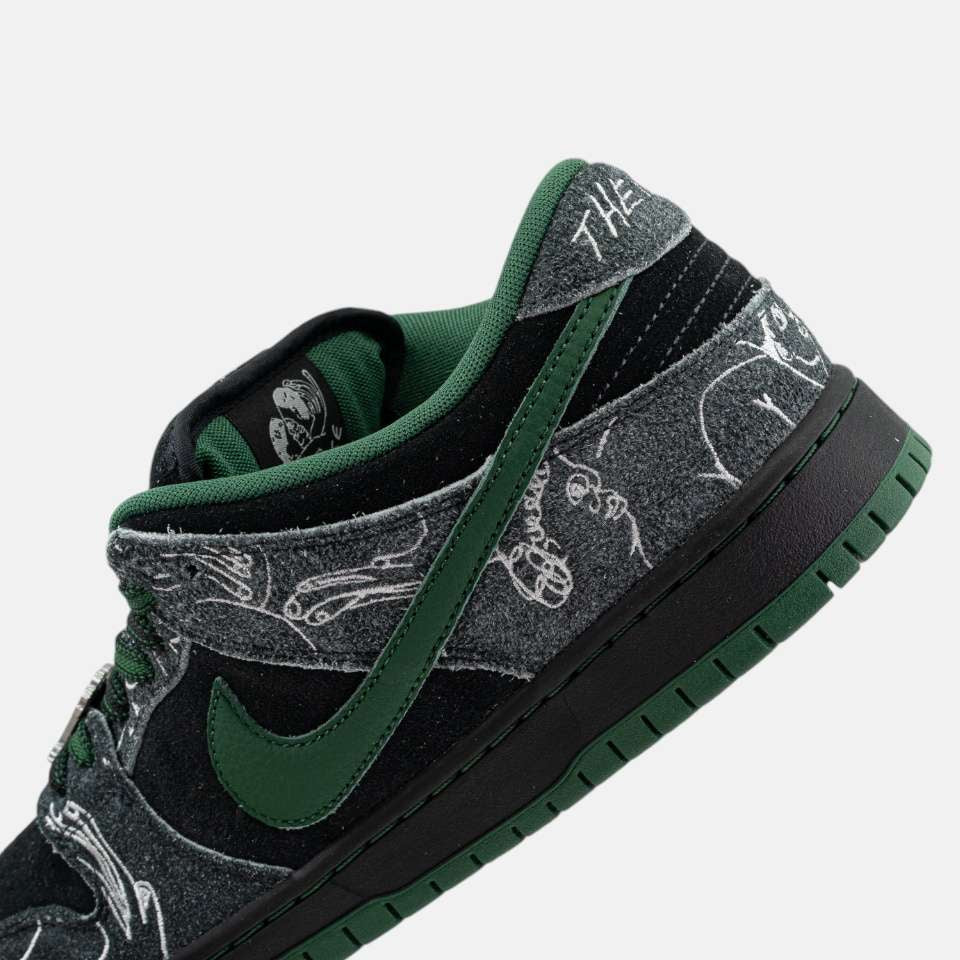 SB Dunk Low There Skateboards